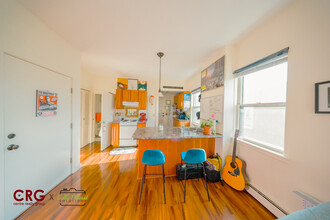 1026 Chestnut St, Unit 2B in Newton, MA - Foto de edificio - Building Photo