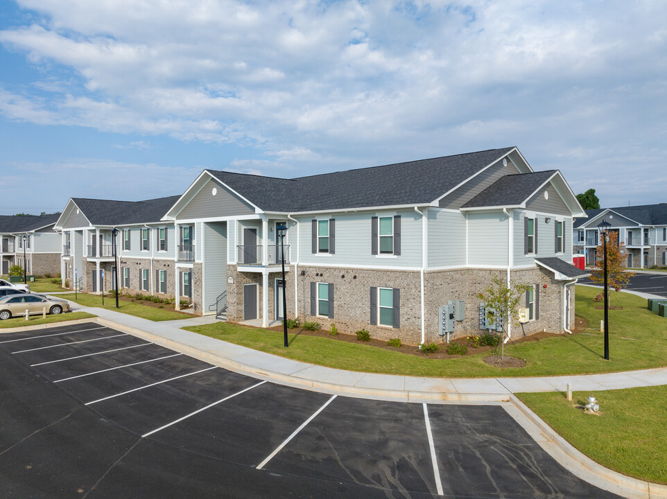 Peaks of Dawson in Dawsonville, GA - Building Photo