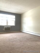 71 Bernier St in Lowell, MA - Foto de edificio - Building Photo