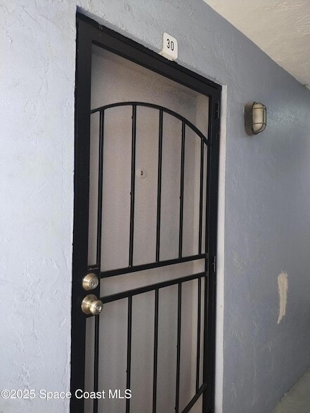 390 W Cocoa Beach Causeway, Unit 30-4 in Cocoa Beach, FL - Building Photo - Building Photo