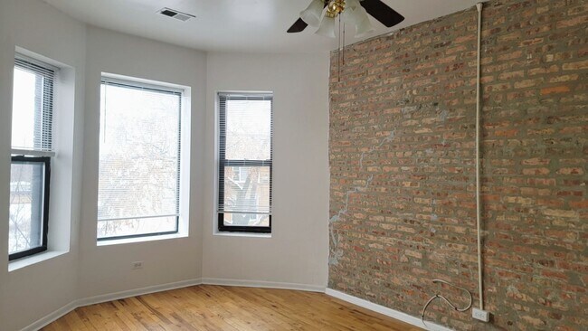 4053 S Calumet Ave in Chicago, IL - Building Photo - Building Photo