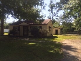7799 Admiral Rd in Millington, TN - Building Photo