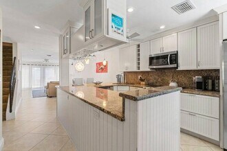 842 SE 19th Ave in Deerfield Beach, FL - Foto de edificio - Building Photo