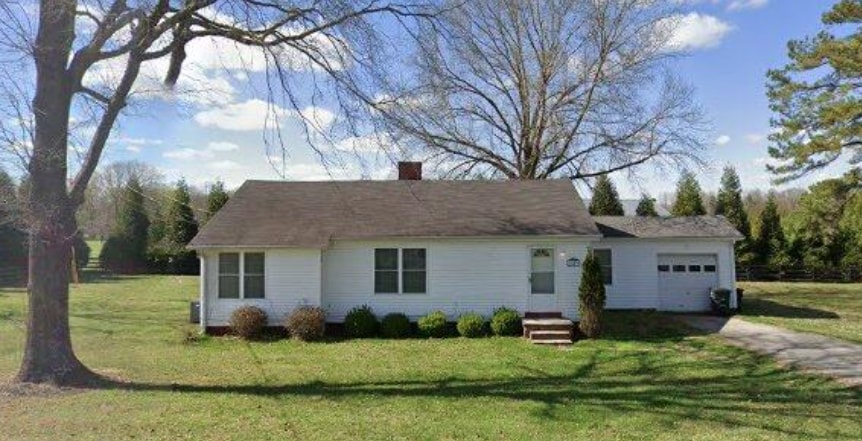 3859 Highway 70 E in Jackson, TN - Foto de edificio