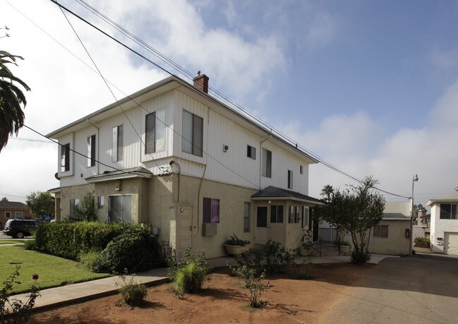 628-640 J Ave in National City, CA - Foto de edificio - Building Photo