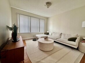 13 Linden St in Somerville, MA - Building Photo - Building Photo