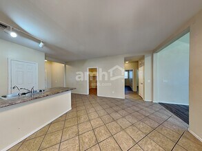 8220 W Forest Grove Ave in Phoenix, AZ - Building Photo - Building Photo