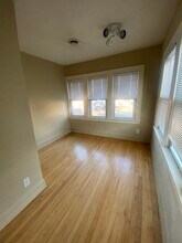2418 University Ave NE, Unit 2 in Minneapolis, MN - Building Photo - Building Photo
