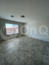8807 E Stone Meadow Cir in Tucson, AZ - Building Photo - Building Photo