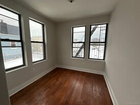 109-20 101st Ave in Queens, NY - Building Photo