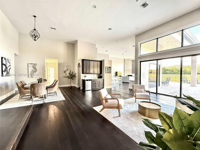 400 Alexandra Cir in Weston, FL - Building Photo - Building Photo