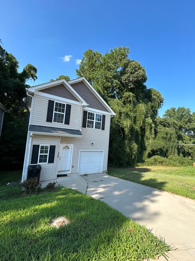 property at 115 Lookout Point Pl