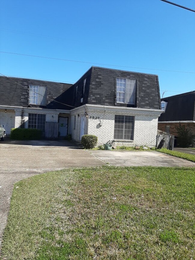1521 Hickory Ave Rentals in Harahan, LA