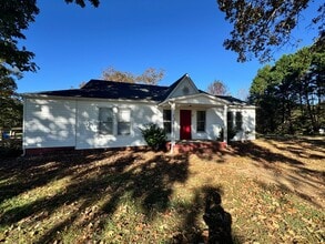 2262 S Lafayette St in Shelby, NC - Building Photo - Building Photo