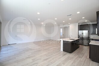 670 S Jacana Ln in Gilbert, AZ - Foto de edificio - Building Photo