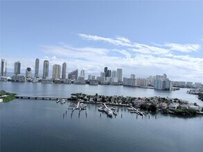 3201 NE 183rd St in Aventura, FL - Building Photo - Building Photo