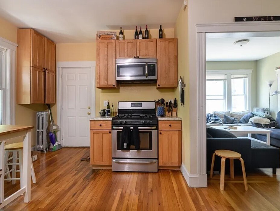 124 Elm St, Unit 3 in Cambridge, MA - Building Photo