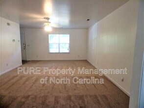 5408 Henderson Oaks Dr in Charlotte, NC - Building Photo - Building Photo