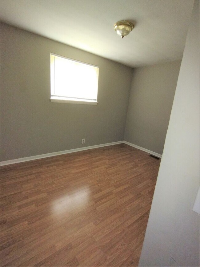 556 Small St in Gallatin, TN - Building Photo - Building Photo