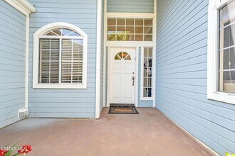 5050 Golden Nugget Way in Oak Park, CA - Building Photo - Building Photo
