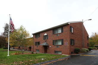 Brook Edge in Chicopee, MA - Building Photo - Building Photo