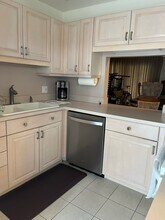 372 Palm Dr, Unit 4 in Naples, FL - Building Photo - Building Photo