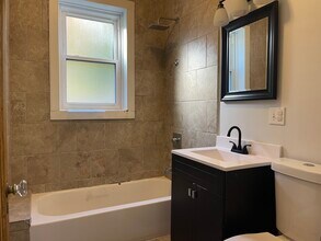 2252 N Monticello Ave, Unit 2 in Chicago, IL - Foto de edificio - Building Photo