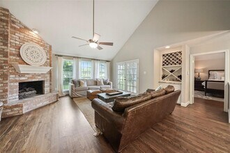 11530 Wickhollow Ln in Houston, TX - Building Photo - Building Photo