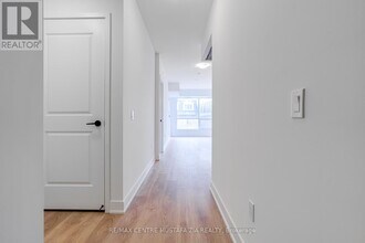 2343 Khalsa Gate in Oakville, ON - Building Photo - Building Photo