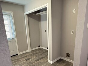 3105 Medio Ct in Laredo, TX - Building Photo - Building Photo