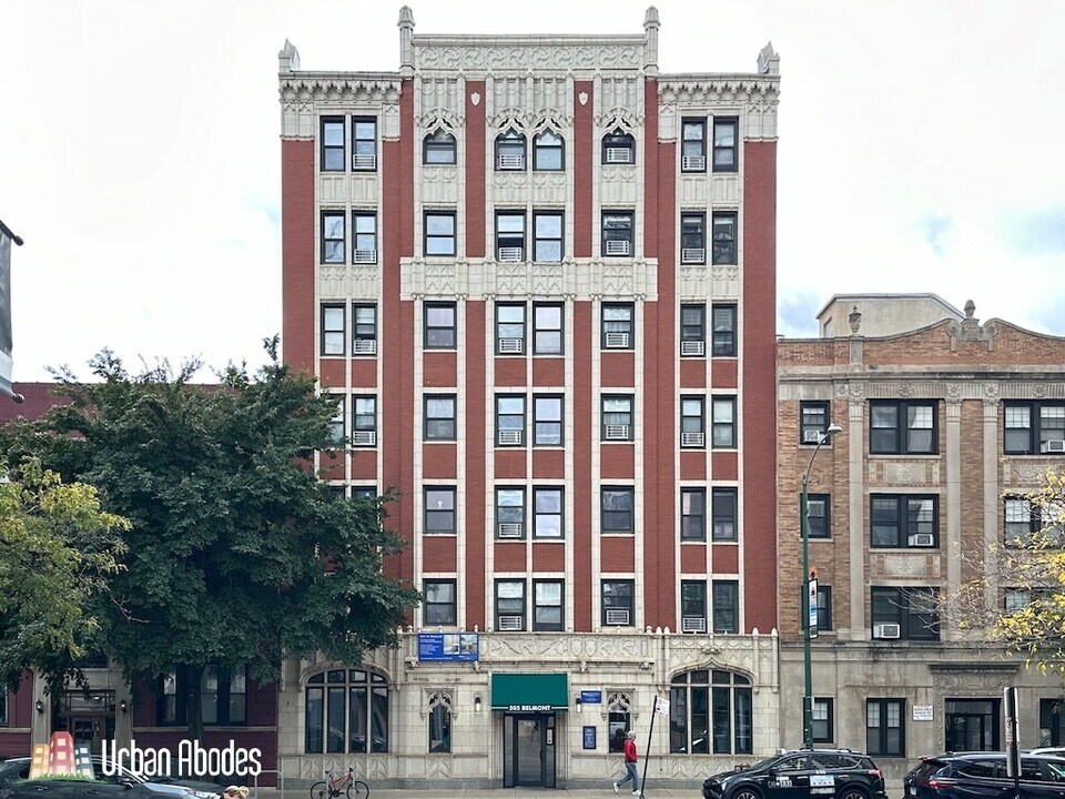 515 W Belmont Ave, Unit A09C in Chicago, IL - Building Photo