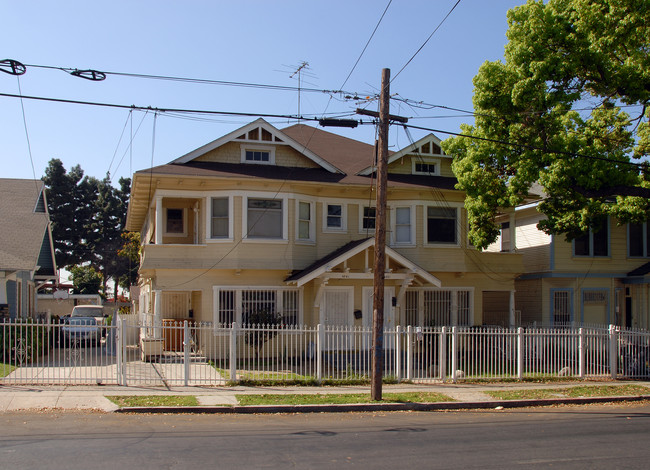 422 E Avenue 28 in Los Angeles, CA - Foto de edificio - Building Photo