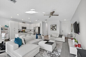 4790 Navali Dr in Wellington, FL - Building Photo - Building Photo