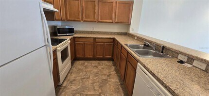 12387 NE 51st Terrace in Wildwood, FL - Building Photo - Building Photo