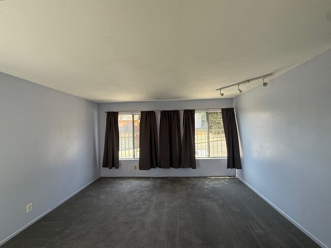 616 Tularosa Dr. 4, Unit 7-