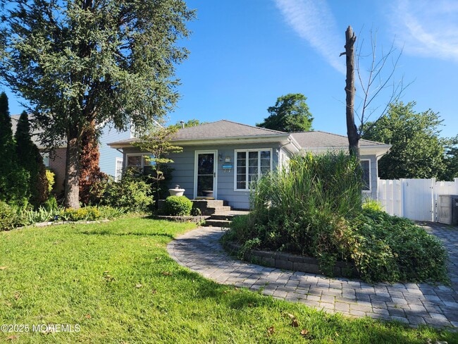 property at 605 Delaware Ave