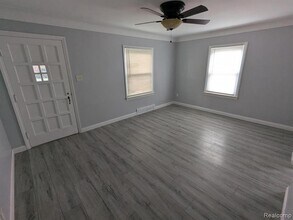 21103 Nummer St in Warren, MI - Building Photo - Building Photo