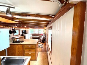 2143 N Northlake Way in Seattle, WA - Building Photo - Building Photo