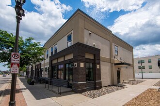 Western U Flats in St. Paul, MN - Foto de edificio - Building Photo