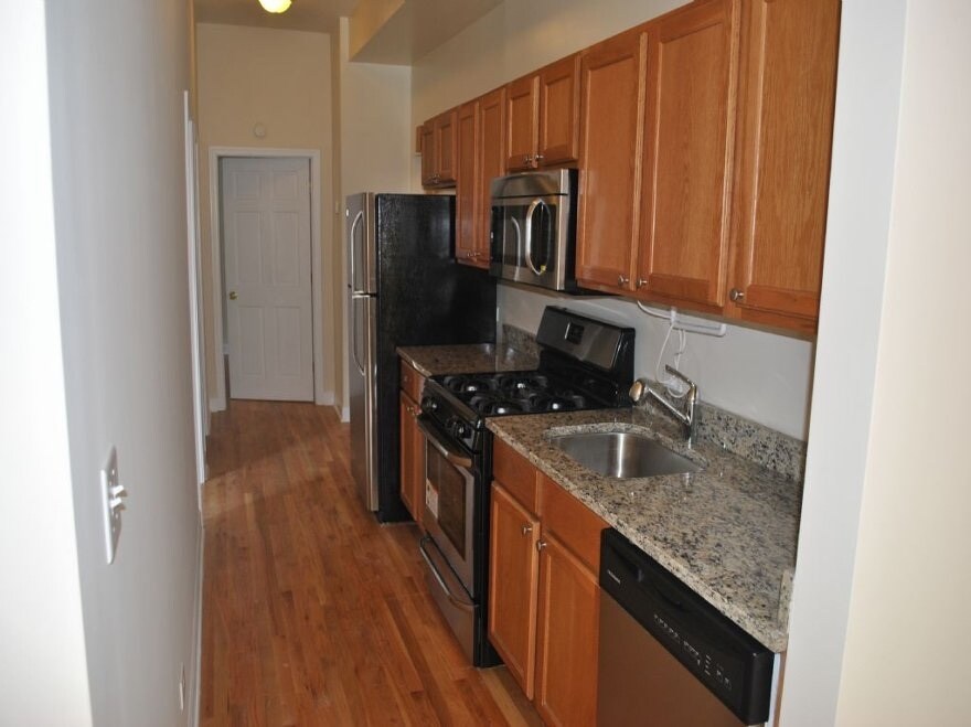3128 N Lincoln Ave, Unit 3R in Chicago, IL - Building Photo