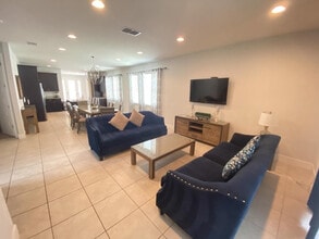 350 Lasso Dr in Kissimmee, FL - Building Photo - Building Photo