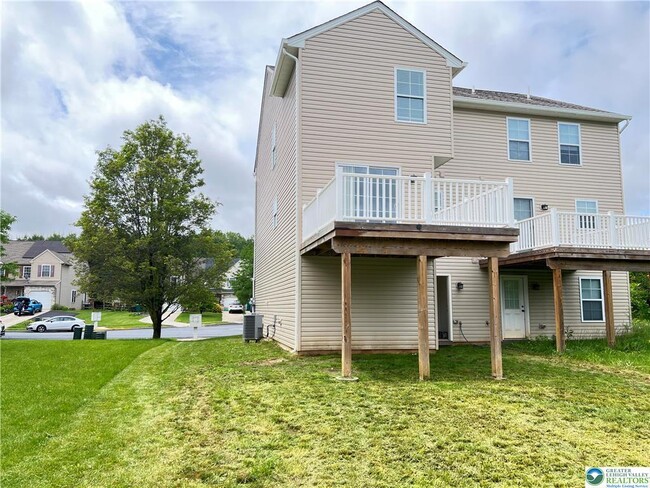 1601 Greystone Cir in Alburtis, PA - Building Photo - Building Photo