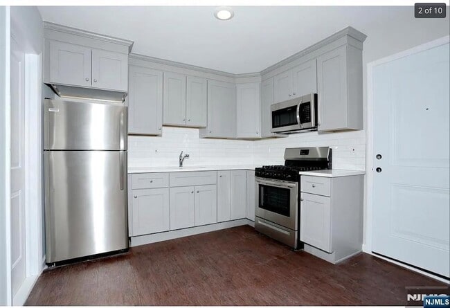 471 Harrison Ave, Unit 3A in Garfield, NJ - Foto de edificio - Building Photo