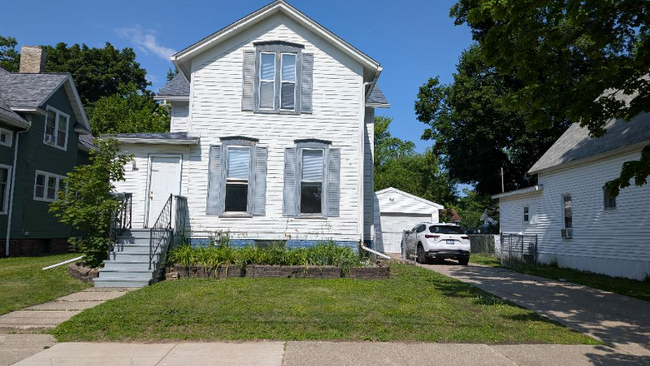 property at 1921 Stark St