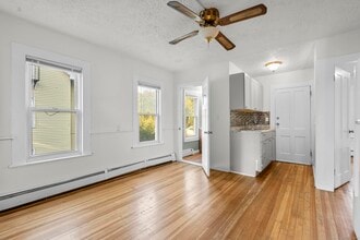27 Holmes Ave in New Britain, CT - Building Photo - Building Photo