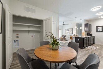 Balcones Trails in Kyle, TX - Foto de edificio - Building Photo