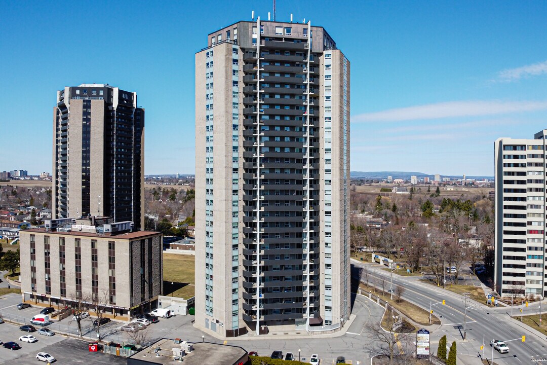 1380 Prince Of Wales Dr in Ottawa, ON - Building Photo