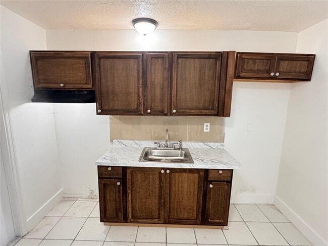 181 NW 28th Terrace