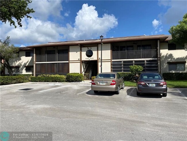 9592 N Belfort Cir in Tamarac, FL - Foto de edificio - Building Photo