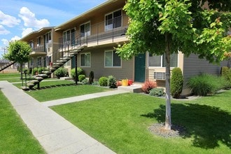 Meadow Park in Kennewick, WA - Building Photo - Building Photo